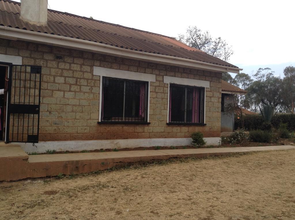 Teule Guest House Oloitokitok Екстер'єр фото