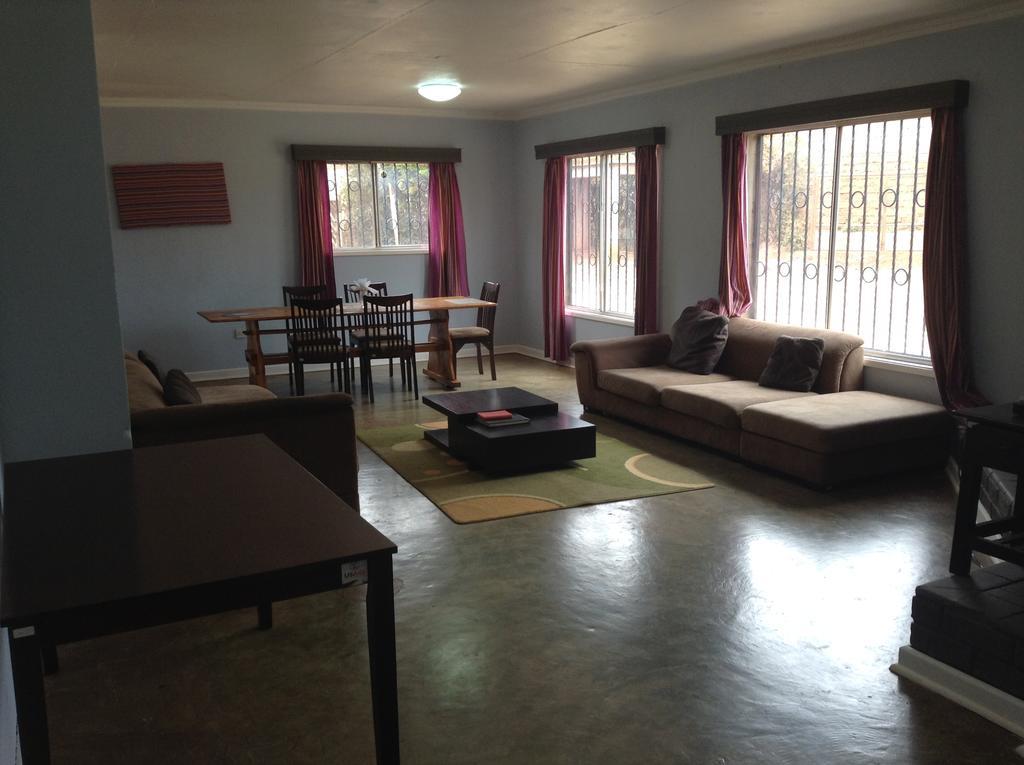 Teule Guest House Oloitokitok Екстер'єр фото